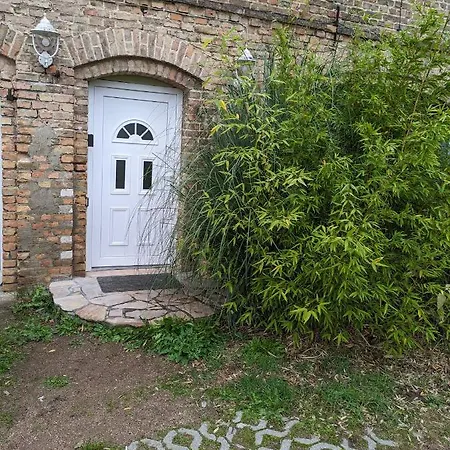 Kuenstlerappartment Homestay *