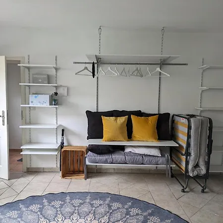 Kuenstlerappartment Homestay *