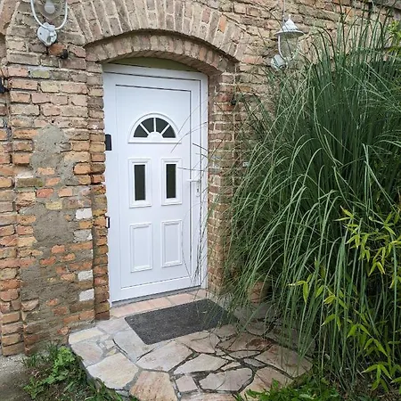 Kuenstlerappartment Homestay *